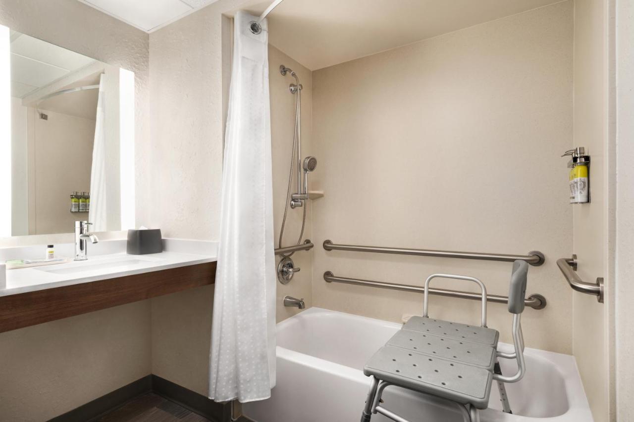 Holiday Inn Florence By Ihg Exterior foto